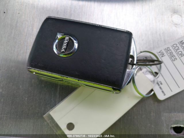 2021 VOLVO XC60 YV4A22RL9M1765891 Photo 10