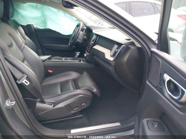 2021 VOLVO XC60 YV4A22RL9M1765891 Photo 4