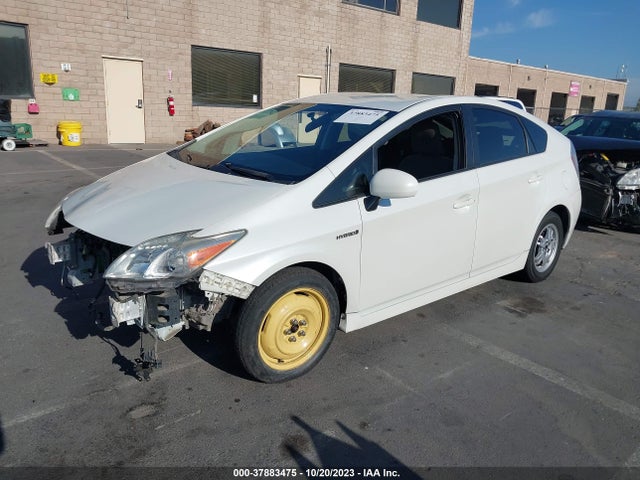 Toyota Prius Four 2015 JTDKN3DU8F0438069 Image 2