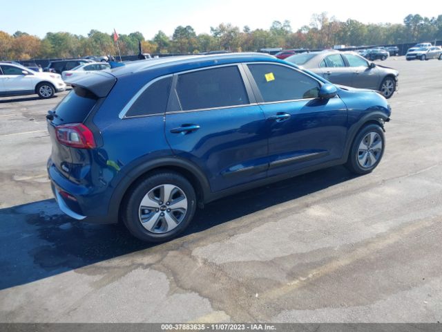KNDCB3LC4K5242214 KIA NIRO LX