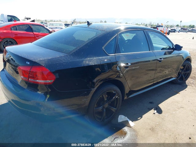 1VWAT7A30FC099775 Volkswagen Passat 1.8t Wolfsburg Ed