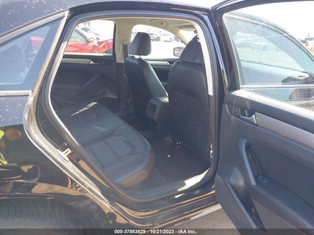 1VWAT7A30FC099775 Volkswagen Passat 1.8t Wolfsburg Ed