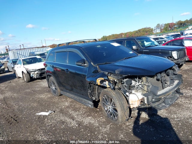 2017 5TDJZRFH1HS370443 main image