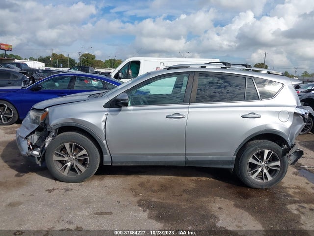 2018 TOYOTA RAV4 XLE VIN: 2T3WFREVXJW522617