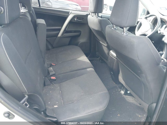 2018 TOYOTA RAV4 XLE VIN: 2T3WFREVXJW522617
