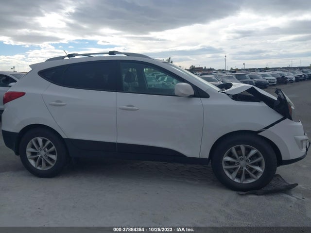 2015 HYUNDAI TUCSON SE VIN: KM8JUCAG1FU101941