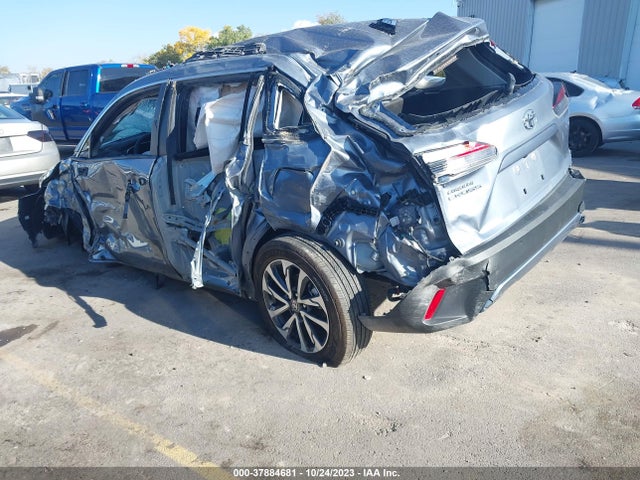 Toyota Corolla Cross Xle 2022 7MUDAAAG8NV022211 Image 3