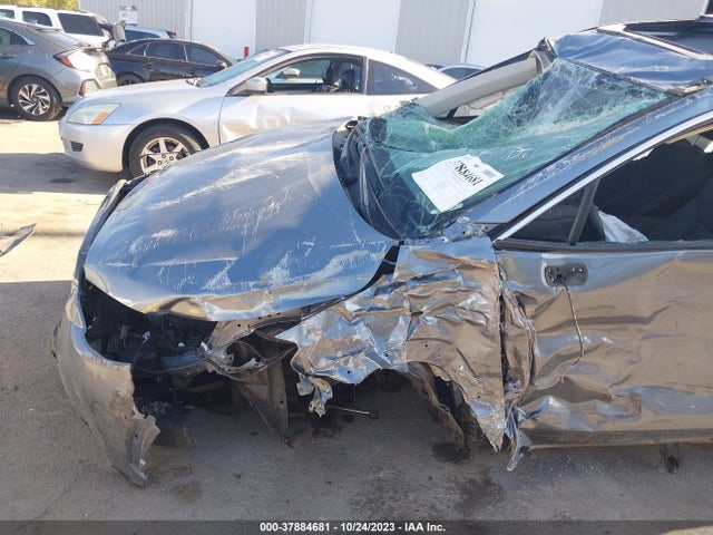 Toyota Corolla Cross Xle 2022 7MUDAAAG8NV022211 Image 6
