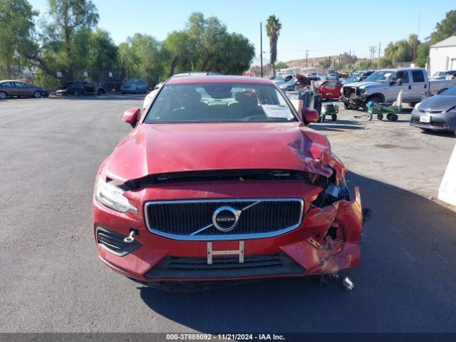7JR102FK5KG001679 Volvo S60 T5 Momentum