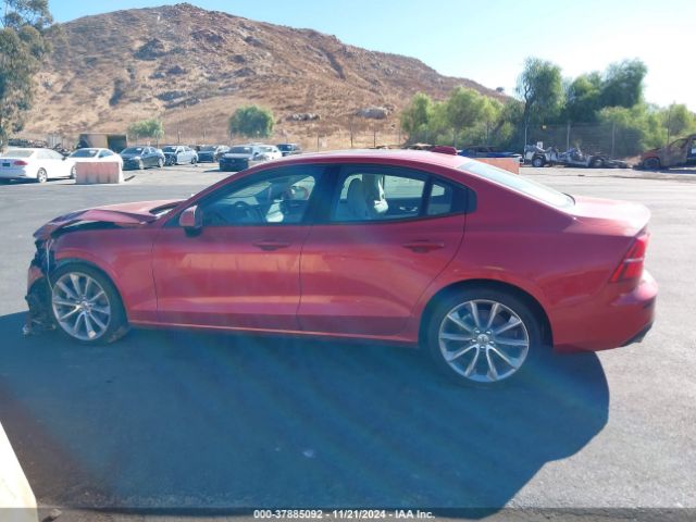 7JR102FK5KG001679 Volvo S60 T5 Momentum