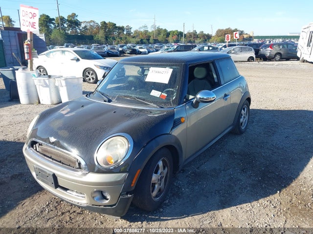2008 MINI COOPER HARDTOP WMWMF33578TT65582 Photo 1