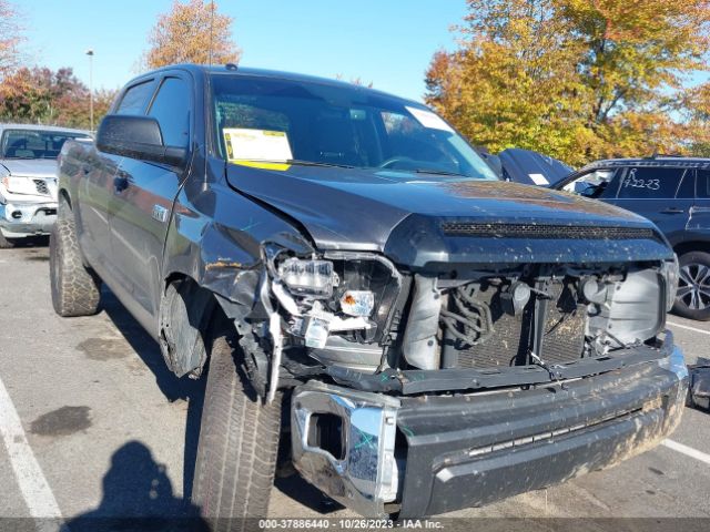 2018 TOYOTA TUNDRA 4WD 5TFDY5F16JX715011