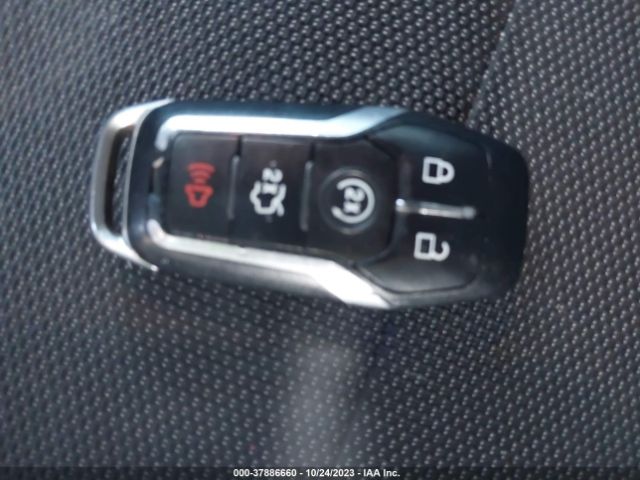 1FATP8EM1F5400718 Ford Mustang V6
