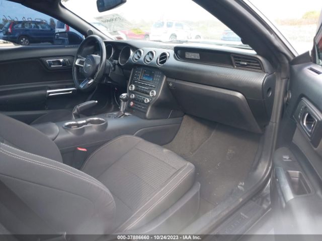 1FATP8EM1F5400718 Ford Mustang V6