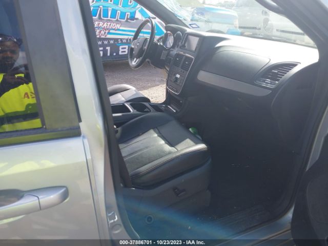 2C4RDGEG7KR663052 Dodge Grand Caravan Gt