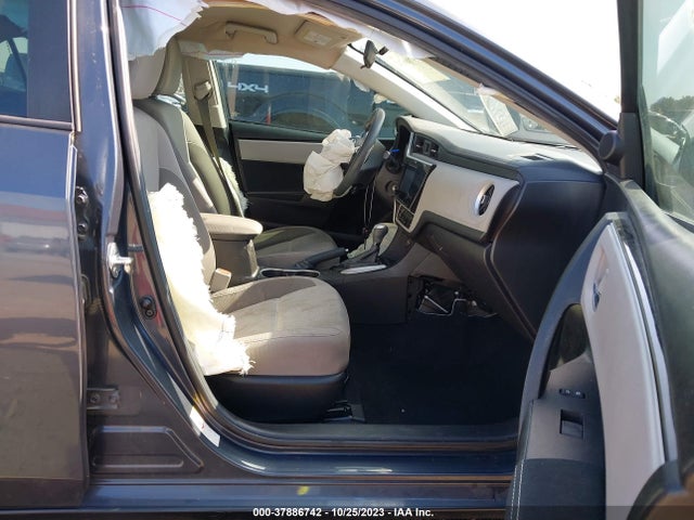 Toyota COROLLA LE 2018 5YFBURHE6JP759602 Image 5