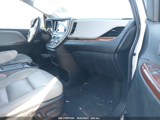 2015 TOYOTA SIENNA LIMITED 7 PASSENGER VIN: 5TDDK3DC7FS118683