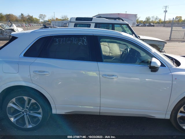 WA1EECF31M1058669 Audi Q3 S Line Premium Plus