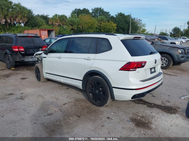 3VVCB7AX7NM115843 Volkswagen Tiguan Se R-line Black