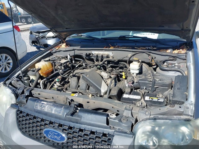 2005 FORD ESCAPE XLT VIN: 1FMYU03185KA33153