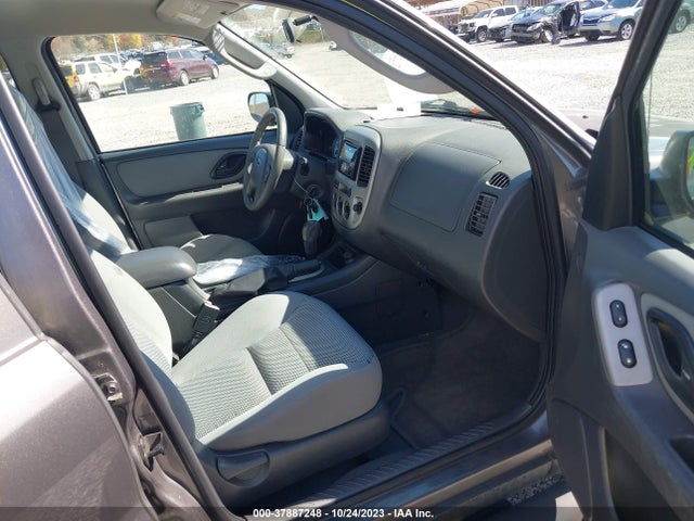 2005 FORD ESCAPE XLT VIN: 1FMYU03185KA33153