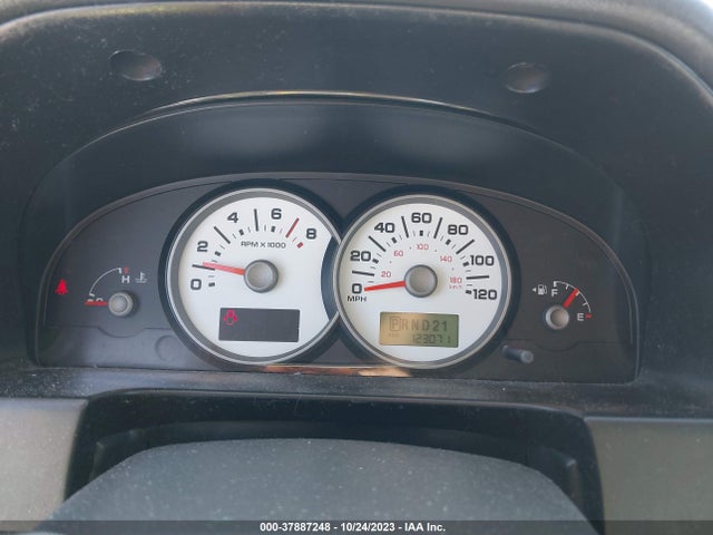 2005 FORD ESCAPE XLT VIN: 1FMYU03185KA33153
