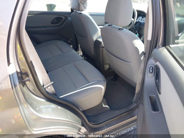 2005 FORD ESCAPE XLT VIN: 1FMYU03185KA33153