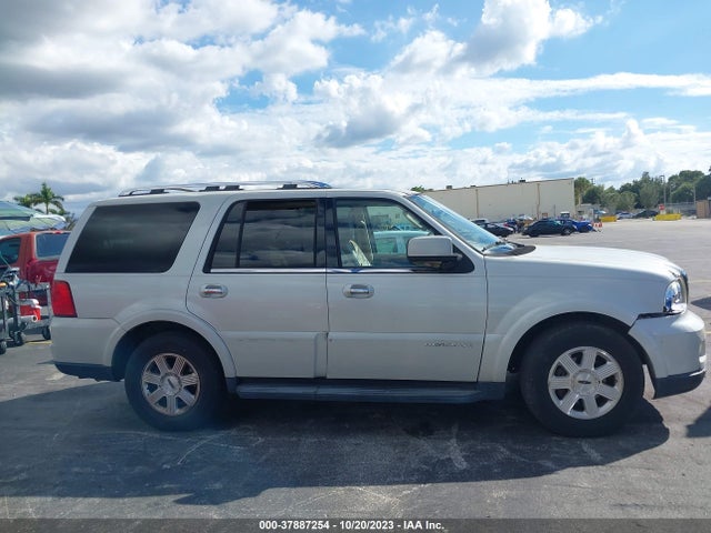 2005 LINCOLN NAVIGATOR LUXURY/ULTIMATE VIN: 5LMFU28585LJ09461