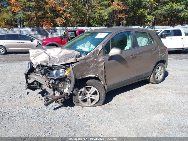 Chevrolet TRAX LS 2018 3GNCJNSB4JL254571 Image 2