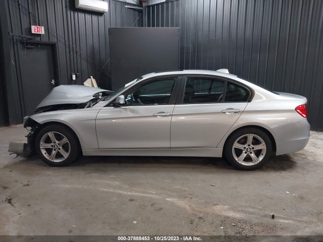 BMW 320i Xdrive 2014 WBA3C3C55EF985331 Image 14
