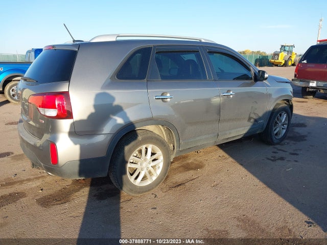 2014 KIA SORENTO LX V6 VIN: 5XYKTDA75EG543235