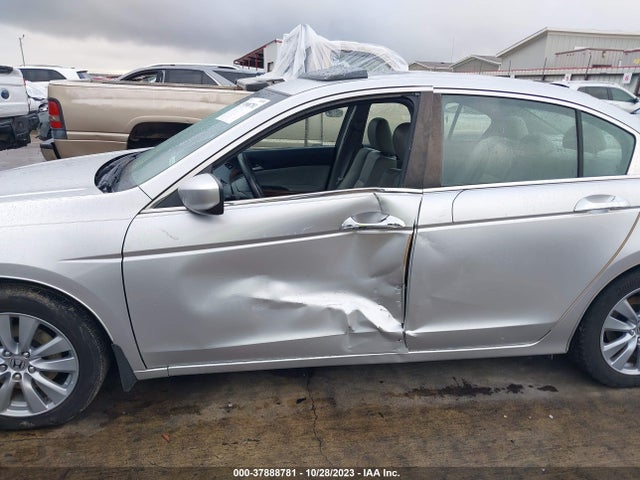 2011 HONDA ACCORD SDN EX-L VIN: 1HGCP3F86BA000672