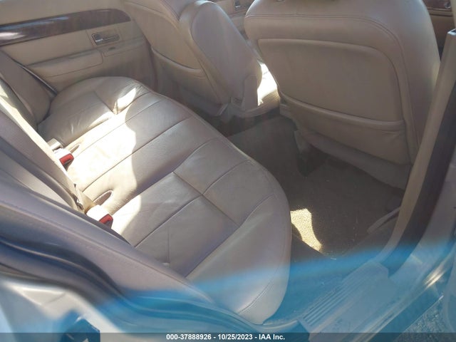2005 MERCURY GRAND MARQUIS GS VIN: 2MEFM74W05X653182