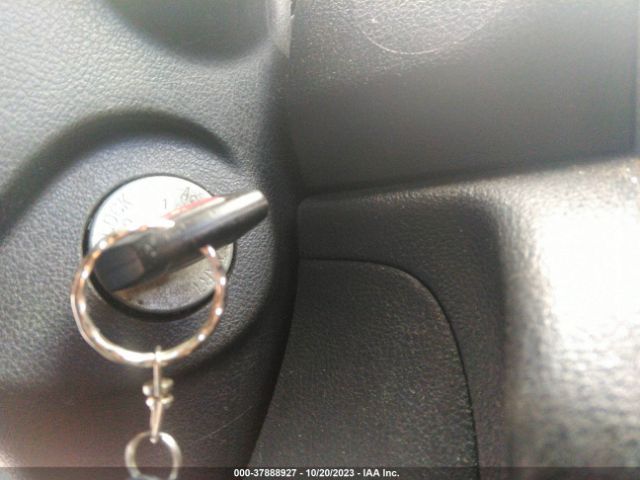 3N1CN7AP0EK438927 Nissan VERSA SV