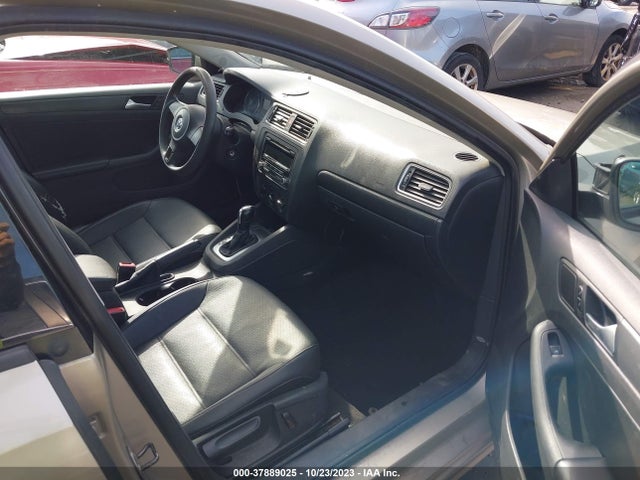 3VWD17AJ7EM243000 Volkswagen Jetta Sedan Se