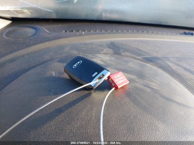 KNAFZ4A8XF5264749 KIA FORTE EX