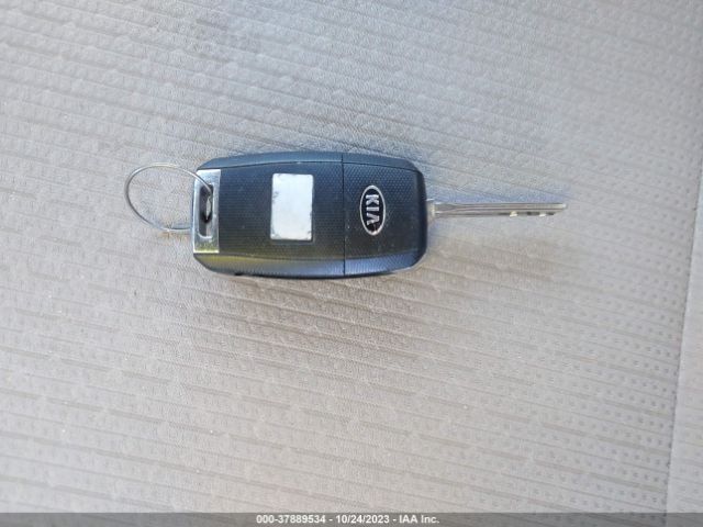 KNDMB5C12G6116367 KIA SEDONA LX