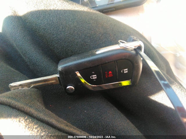 Toyota RAV4 LE 2019 JTMF1RFV2KD011253 Image 11