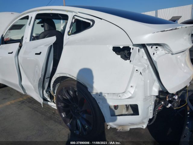 5YJYGDEF1MF272485 Tesla Model Y