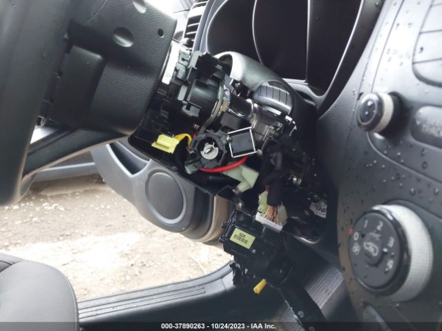 KNDJN2A25G7279593 KIA Soul Base