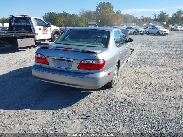 2000 INFINITI I30 LUXURY/TOURING VIN: JNKCA31A5YT118122