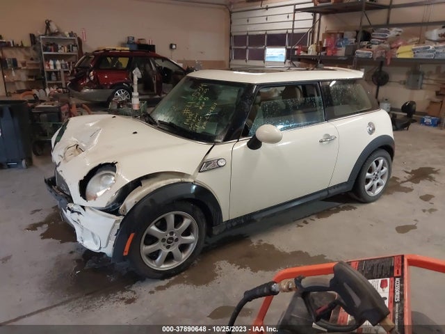 2007 MINI COOPER S WMWMF73537TL84801 Photo 1