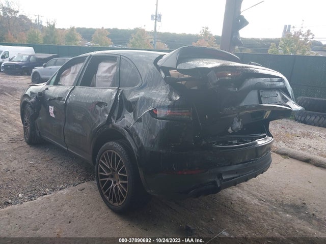 2023 PORSCHE CAYENNE WP1AA2AY3PDA02540 Photo 2