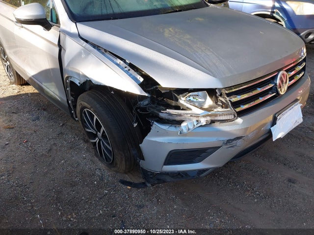 3VV2B7AX0MM006781 Volkswagen Tiguan Se/se R-line Black/sel