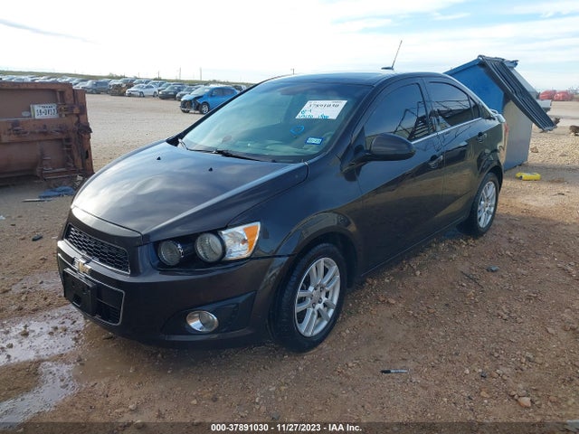 Chevrolet SONIC LT 2016 1G1JC5SHXG4106284 Image 2