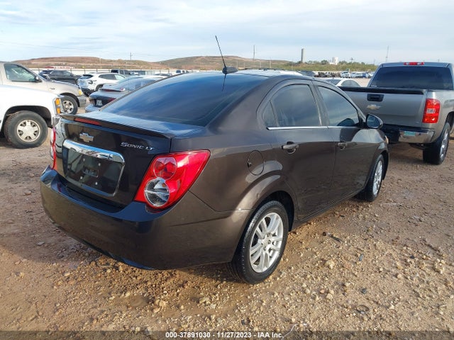 Chevrolet SONIC LT 2016 1G1JC5SHXG4106284 Image 4