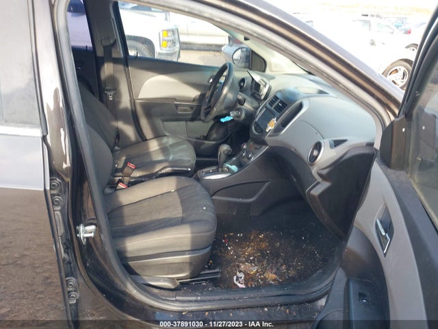 Chevrolet SONIC LT 2016 1G1JC5SHXG4106284 Image 5