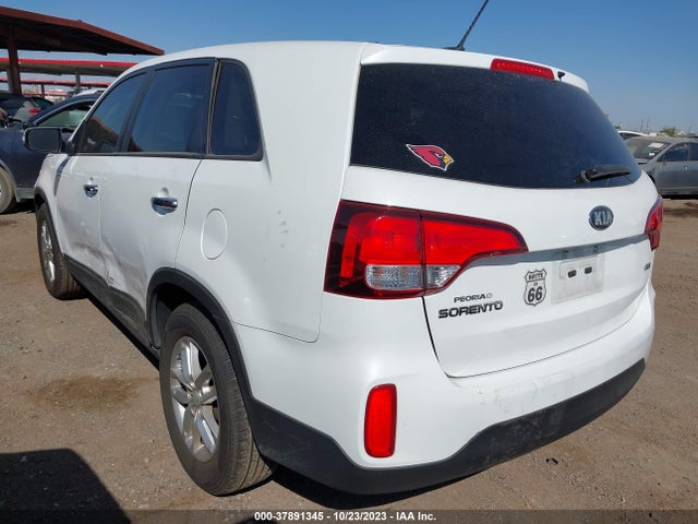 2015 KIA SORENTO LX VIN: 5XYKT3A64FG660372