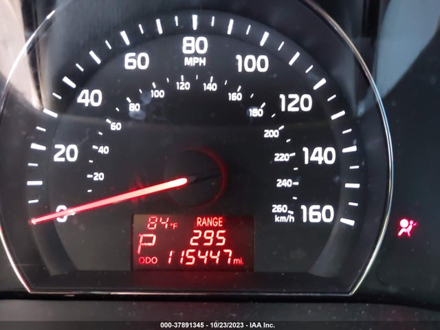 2015 KIA SORENTO LX VIN: 5XYKT3A64FG660372