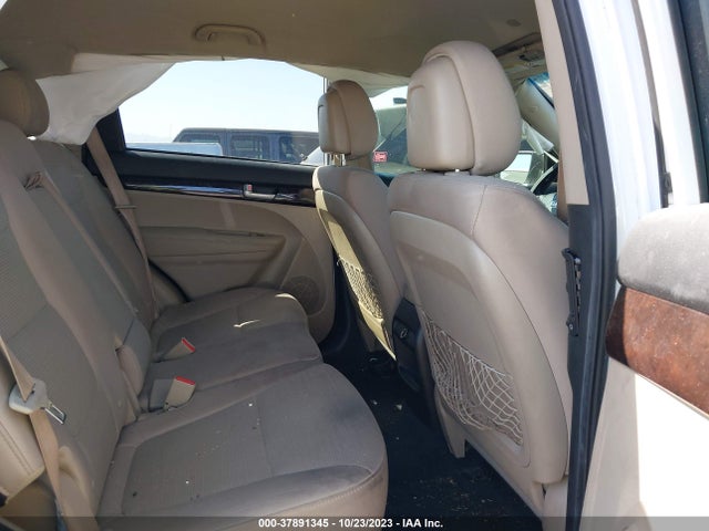 2015 KIA SORENTO LX VIN: 5XYKT3A64FG660372
